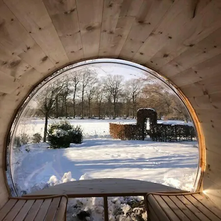 De Appelbloesem 6-persoons Met Overdekte Hottub, Barrelsauna, Lounge, Wifi Holiday home