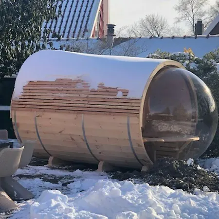 De Appelbloesem 6-persoons Met Overdekte Hottub, Barrelsauna, Lounge, Wifi Holiday home Lievelde