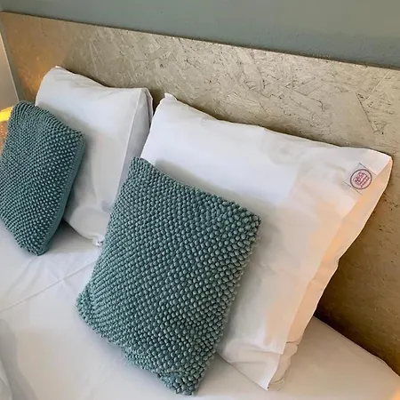 De Appelbloesem 6-persoons Met Overdekte Hottub, Barrelsauna, Lounge, Wifi Semesterbostad