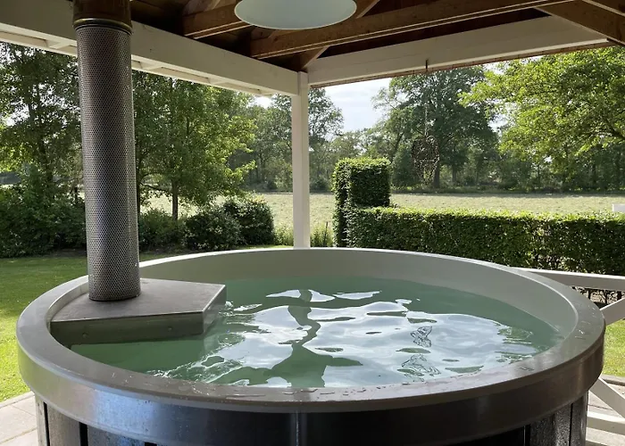 Сasa de vacaciones De Appelbloesem 6-persoons Met Overdekte Hottub, Barrelsauna, Lounge, Wifi