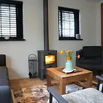 Dom wakacyjny De Appelbloesem 6-persoons Met Overdekte Hottub, Barrelsauna, Lounge, Wifi Lievelde