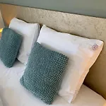 De Appelbloesem 6-persoons Met Overdekte Hottub, Barrelsauna, Lounge, Wifi Dom wakacyjny