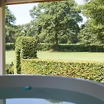 Dom wakacyjny De Appelbloesem 6-persoons Met Overdekte Hottub, Barrelsauna, Lounge, Wifi