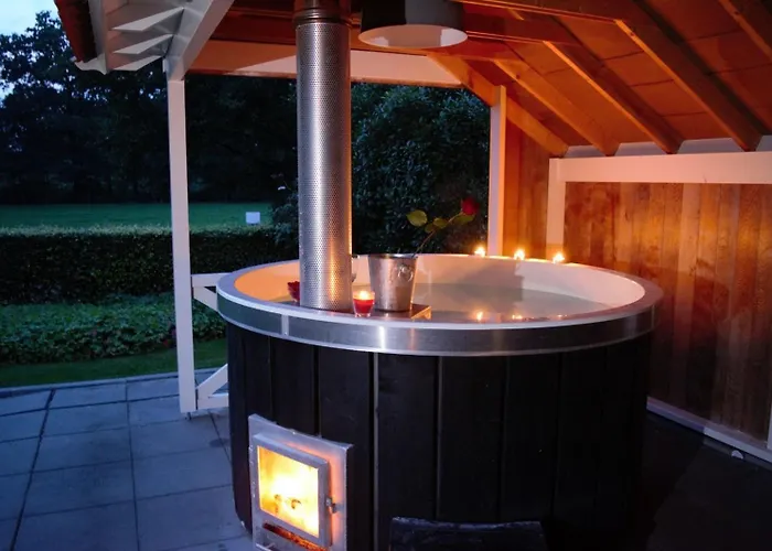 De Appelbloesem 6-persoons Met Overdekte Hottub, Barrelsauna, Lounge, Wifi Prázdninový dům